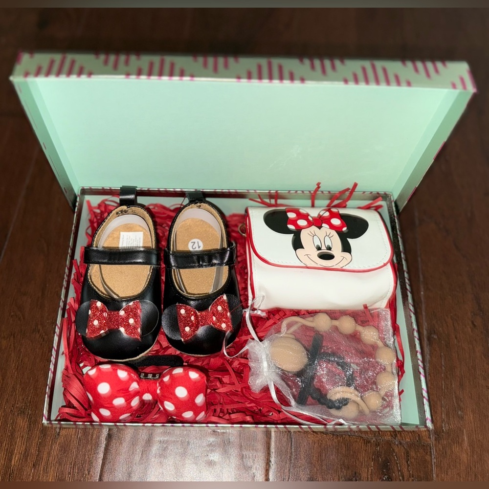 Minnie Mouse Baby Gift Set